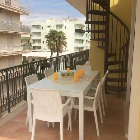 Attico Panoramico Vista Mare アパート *