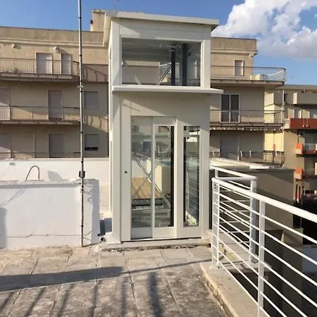 Attico Panoramico Vista Mare アパート